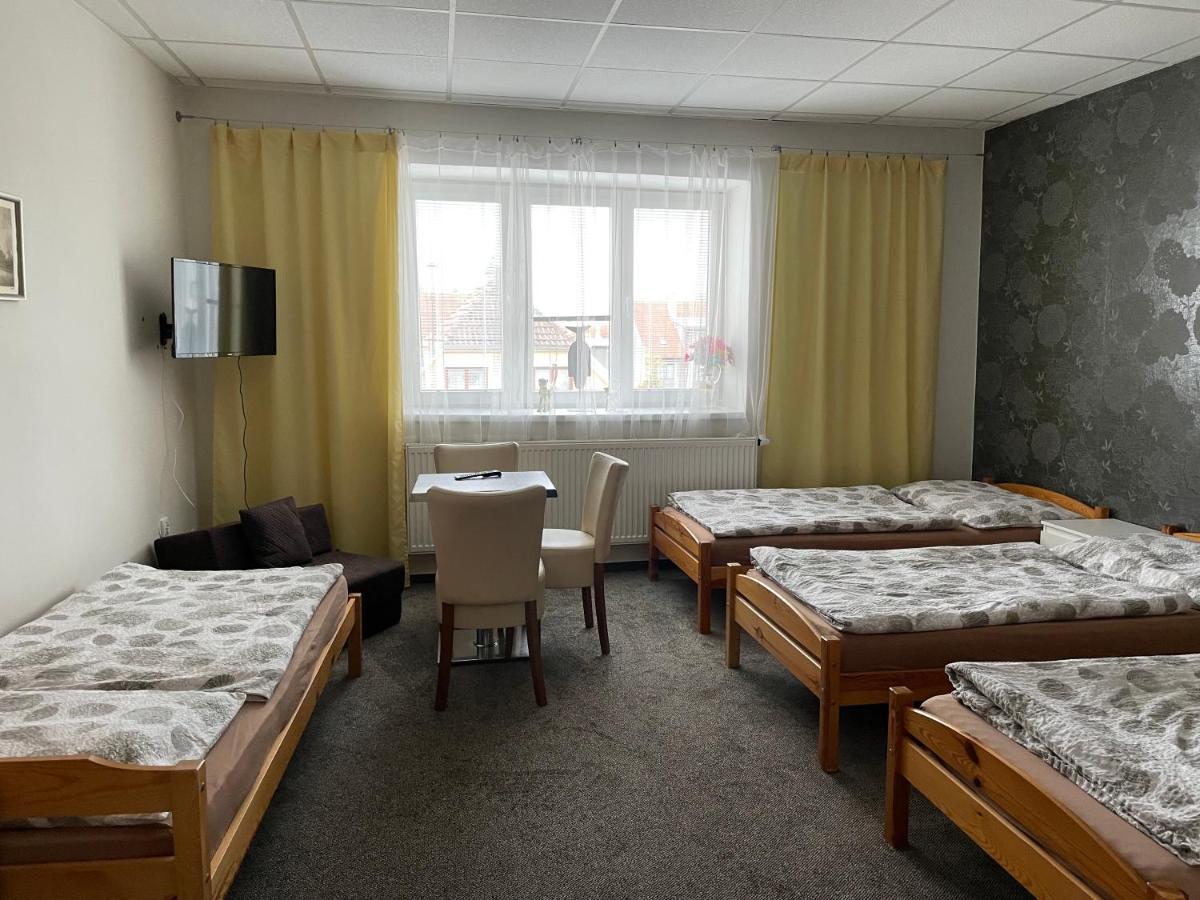 Cetnicka Stanice Hluboka Hluboka nad Vltavou Luaran gambar