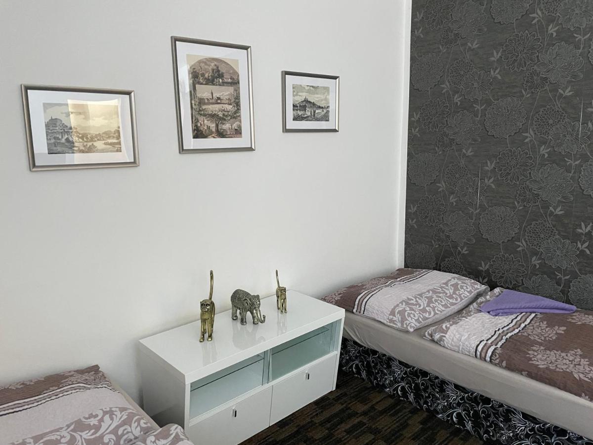 Cetnicka Stanice Hluboka Hluboka nad Vltavou Luaran gambar